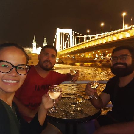 Black Dog Hostel بودابست المظهر الخارجي الصورة