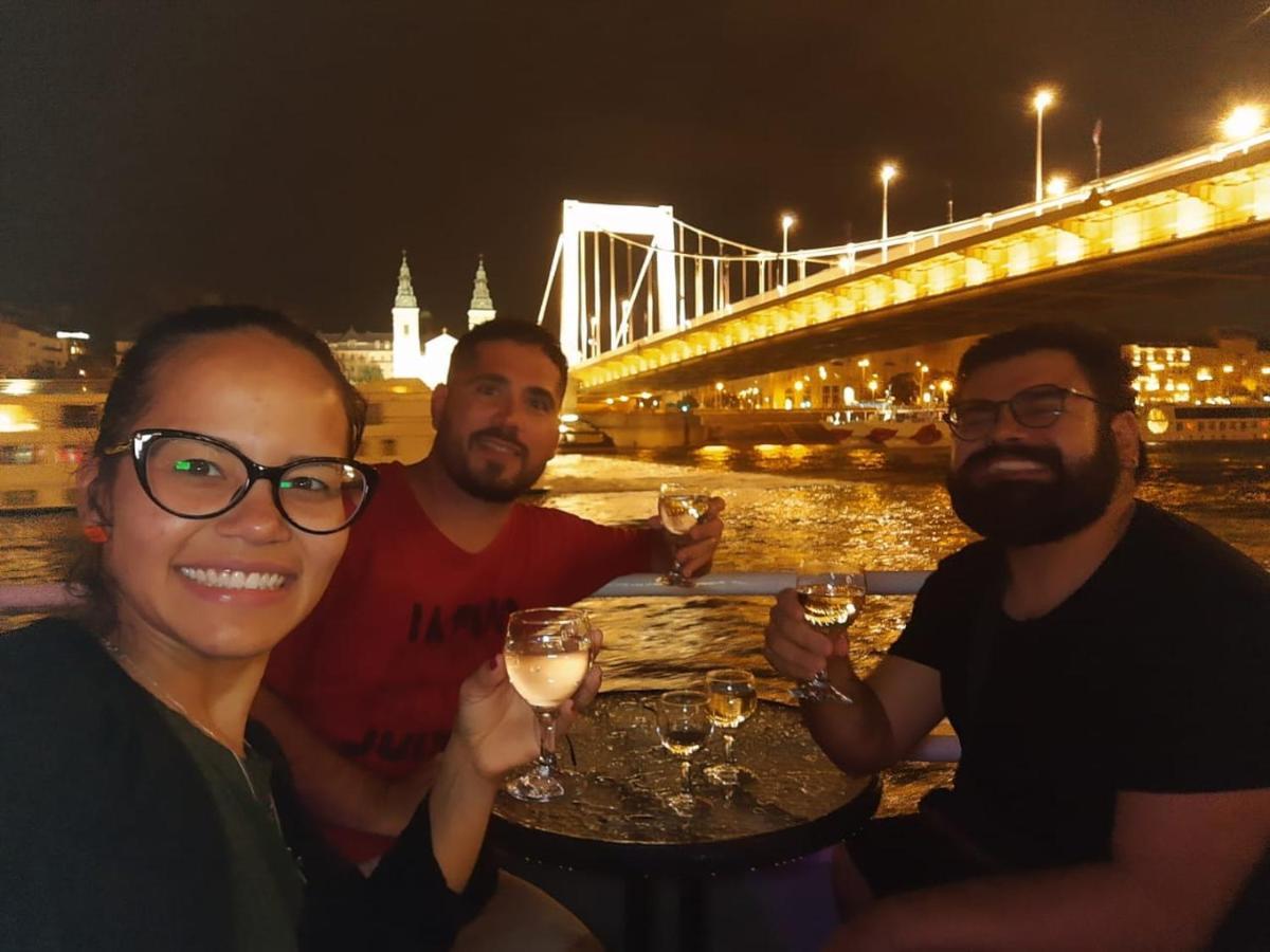 Black Dog Hostel بودابست المظهر الخارجي الصورة