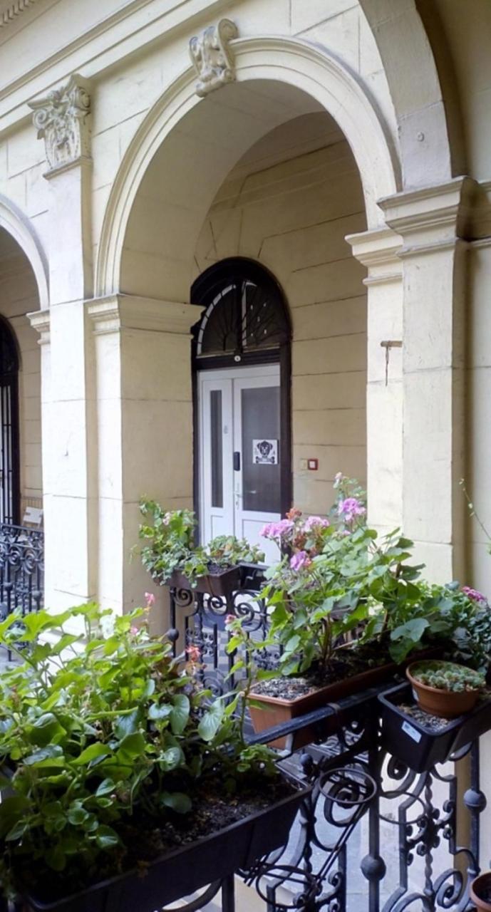 Black Dog Hostel بودابست المظهر الخارجي الصورة